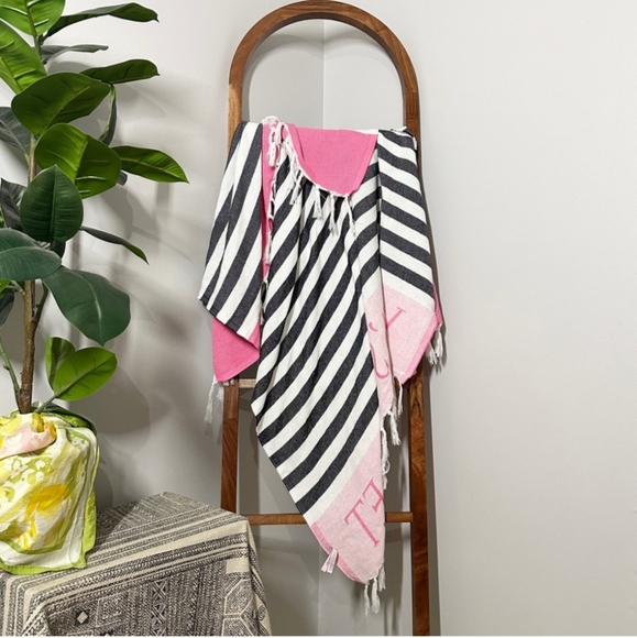 Victoria's Secret Striped Black and White pink Beach towel - Picture 3 of 5